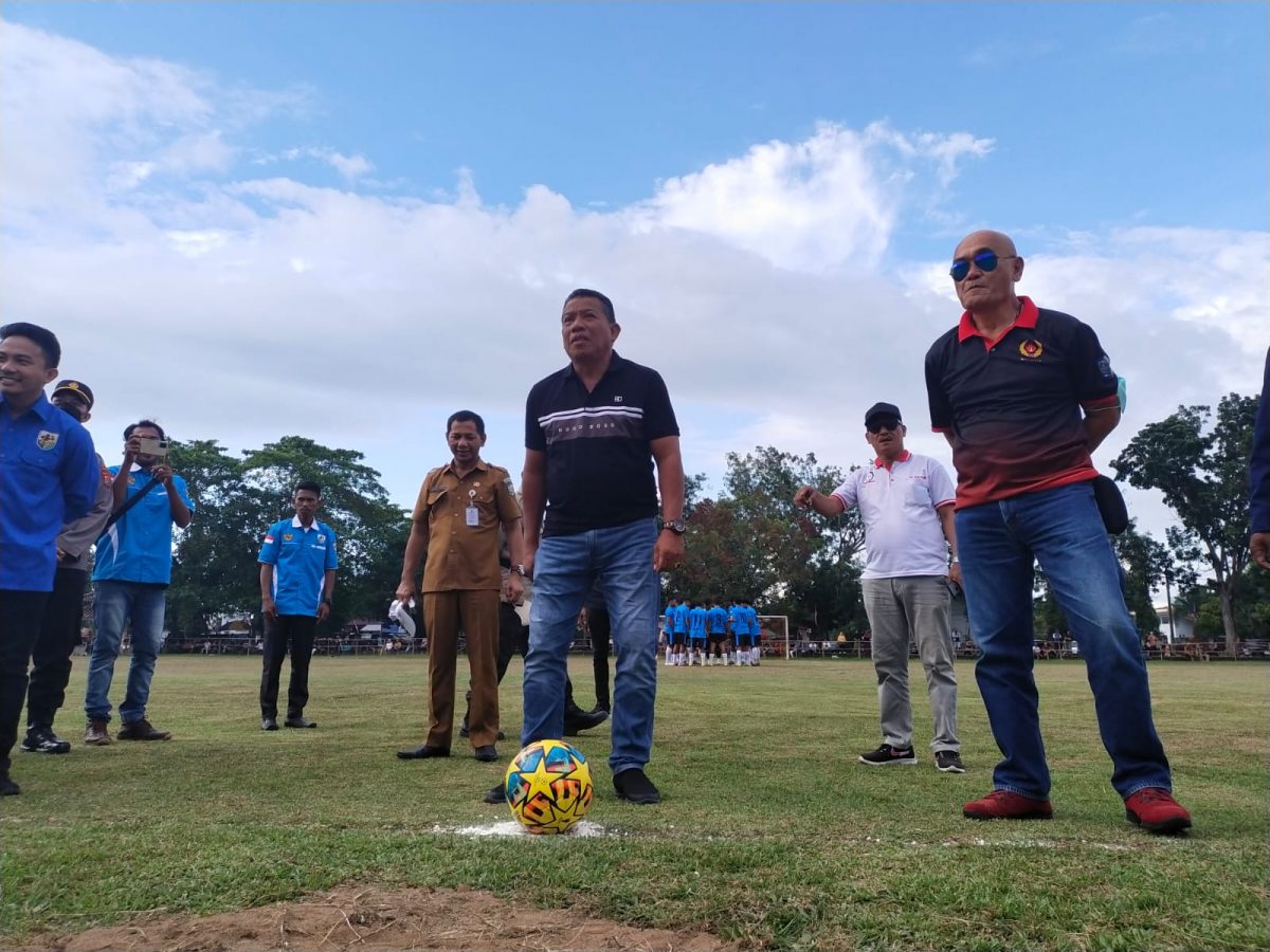 Turnamen Sepakbola KNPI Cup Kabupaten Bolmut Resmi Bergulir