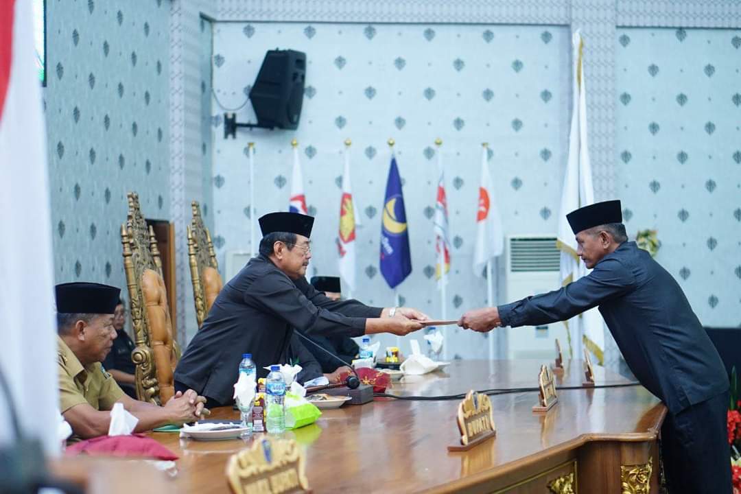 Penyerahan Laporan dan Rekomendasi Banggar DPRD Bolmut terhadap Ranperda APBD Perubahan 2022 Kabupaten Bolmut