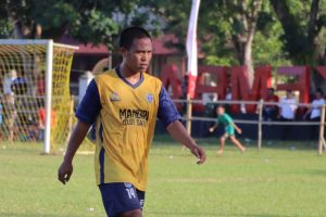 Laga Penentuan Group B KNPI Cup Bolmut, Ismail Adam Bawa Mandiri Ollot Juara Full