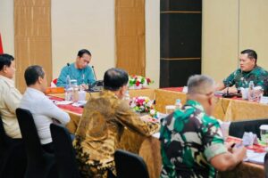 Presiden Jokowi Minta TNI-Polri Kawal Pembangunan di Papua