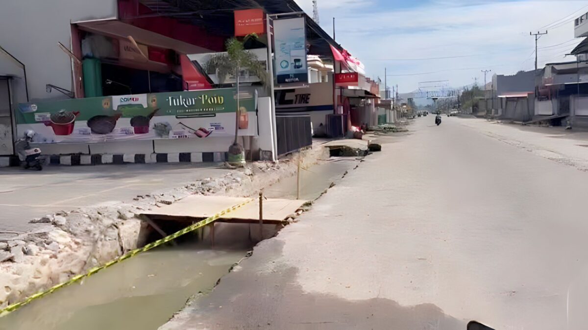 Tak Kunjung Selesai, Pekerjaan Jalan Nani Wartabone di Kota Gorontalo Disorot