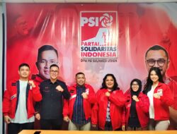 Irvan Basri dan Jull Takaliuang Bersama Melky Pangemanan Serta Pengurus DPW PSI Sulut 