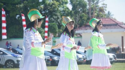 Tiga Siswi Sebagai Field Commander pada Marching Band Gita Bahana Keidupa