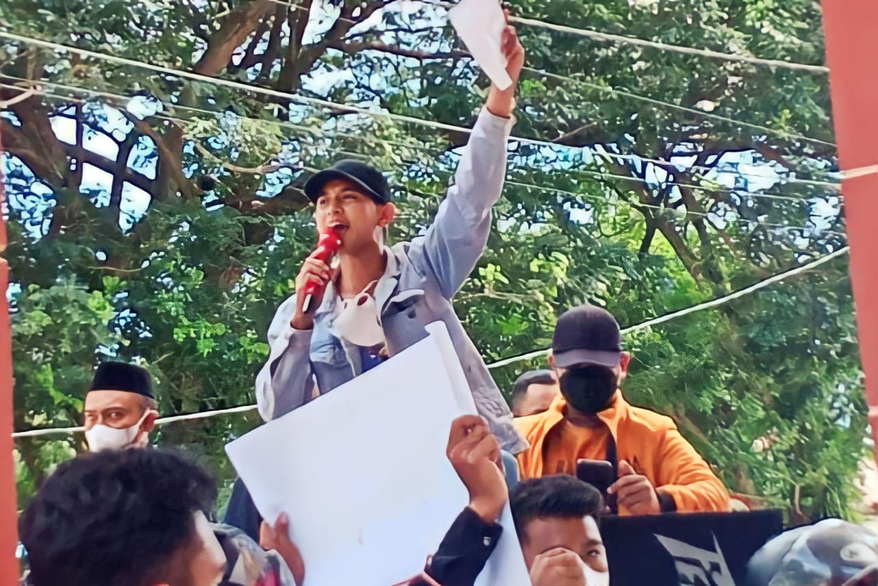 Adrian Pianus, Eks Ketua HPMIGU mengecam Oknum Anggota DPRD Provinsi Gorontalo yang diduga terlibat judi sabung ayam