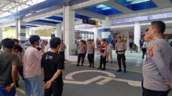 Aksi unjuk rasa di Bandara Djalaludin Gorontalo