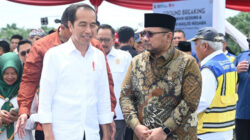 Jokowi Bersama Menag Yaqut Cholil Qoumas saat peletakan batu pertama pembangunan Masjid Negara di IKN
