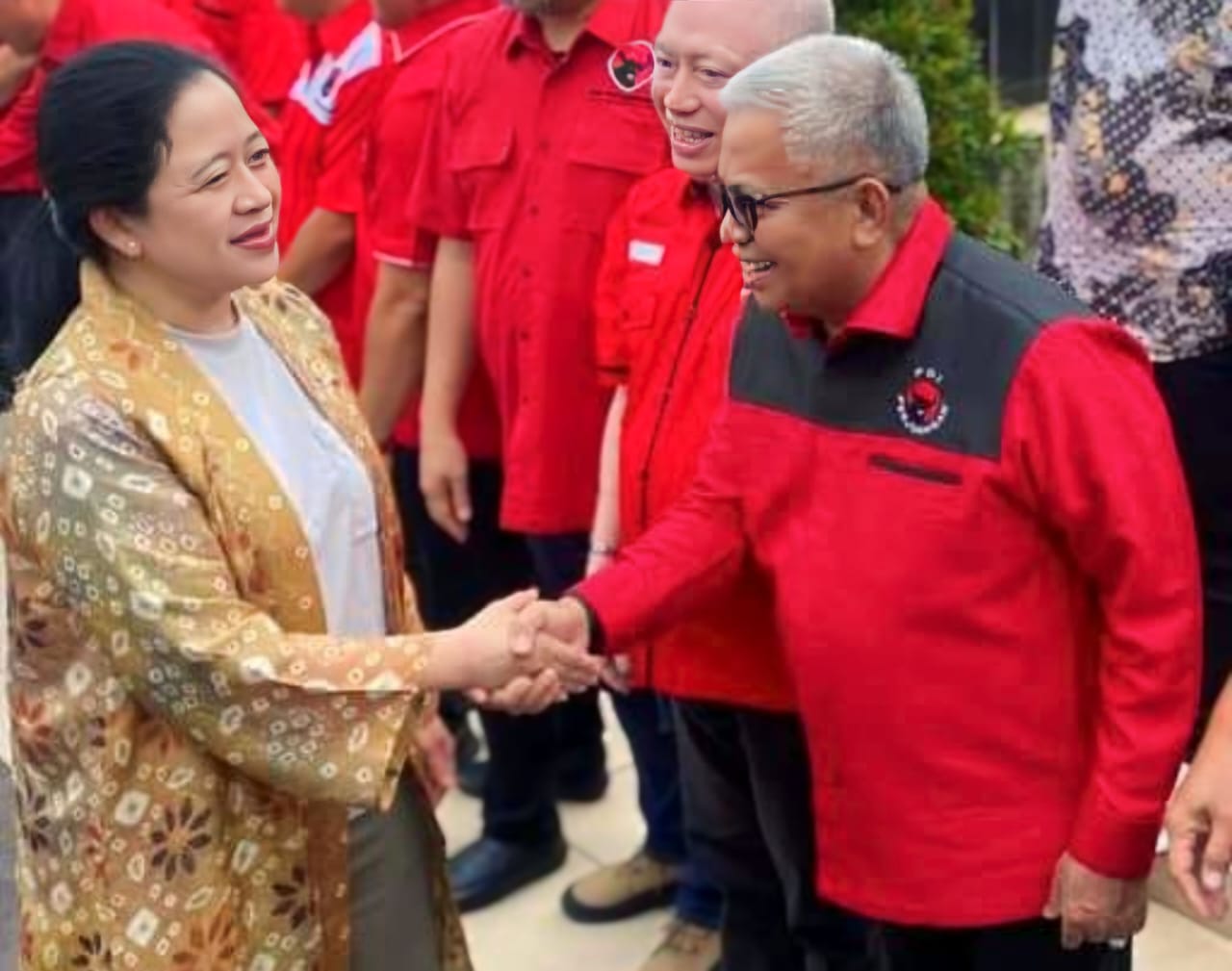 Ketua DPC PDI Perjuangan Bolmut Amin Lasena Bersama Ketua DPP Puan Maharani