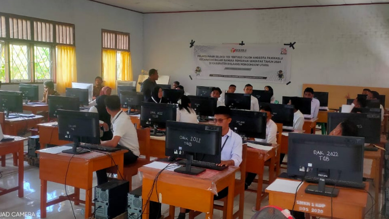 Tes Tertulis Calon Panwaslu Kecamatan dalam Pelaksanaan Pillkada Serentak Tahun 2024 di Kabupaten Bolmut