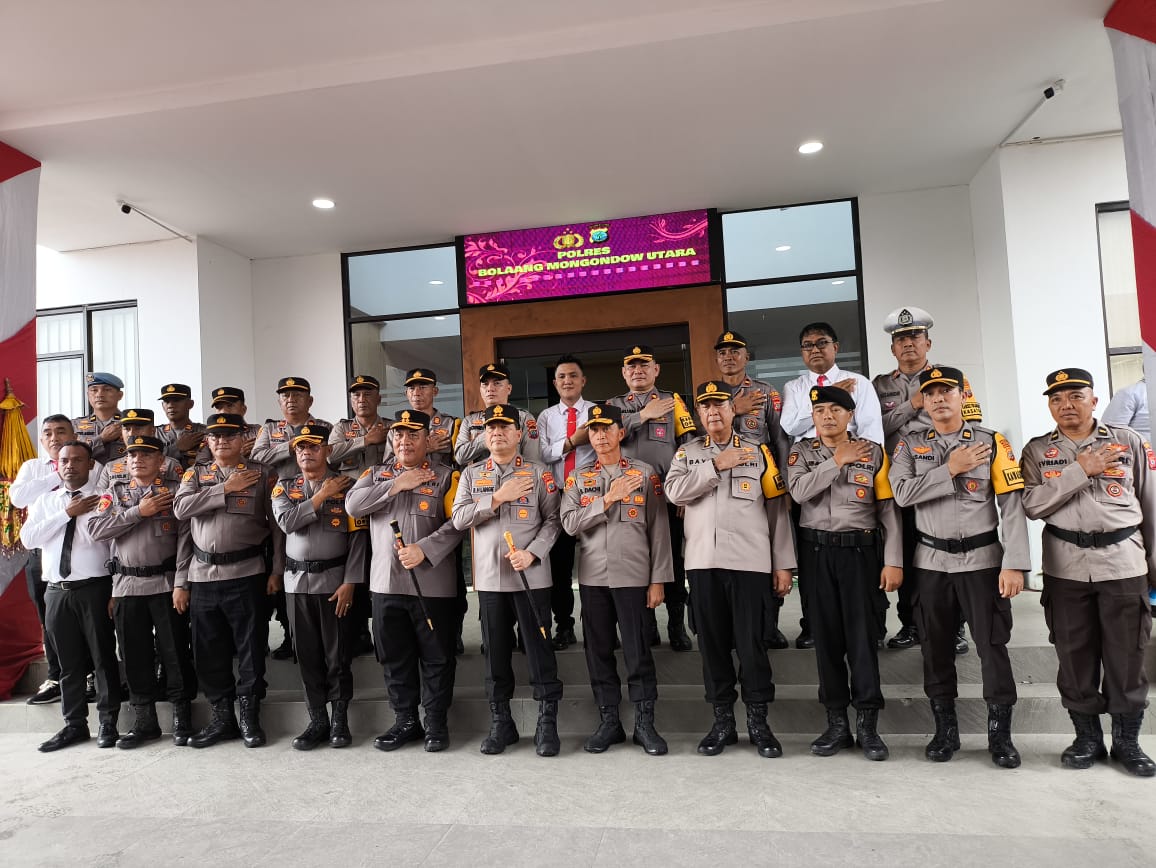 Kapolda Sulut foto bersama Pju Polres Bolmut dalam Kunker